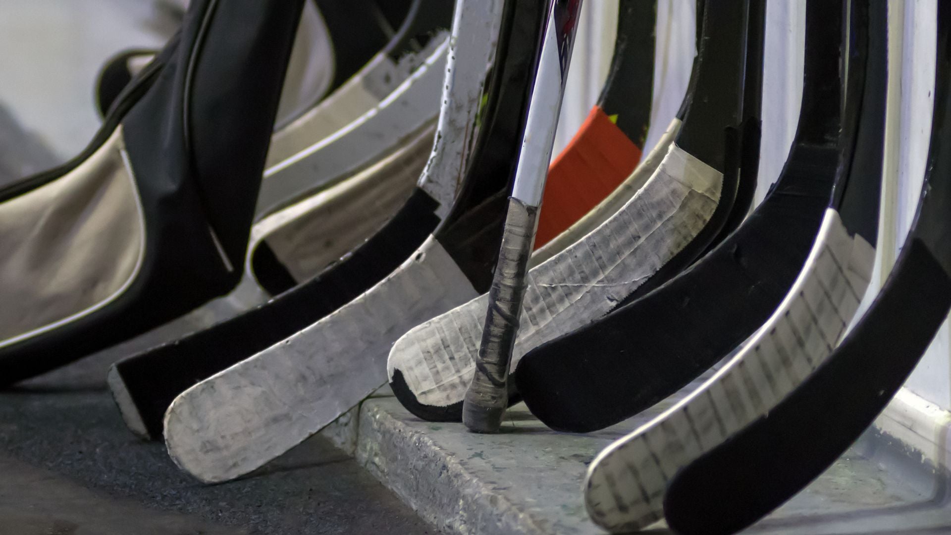 Types of Hockey Stick Blade Curves Explained